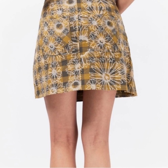 Urban Outfitters Yellow and Green Floral Pleated Skater Mini Skirt - Picture 8 of 9